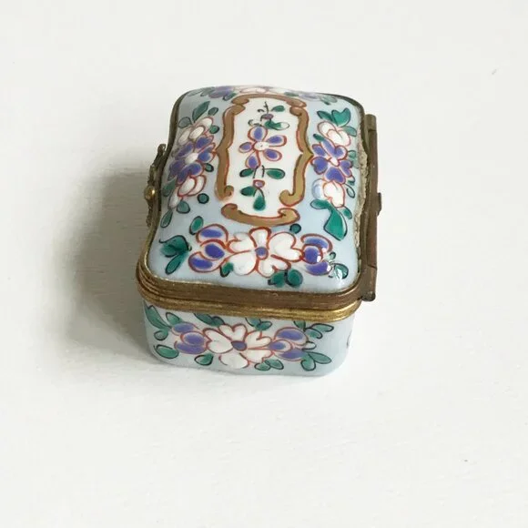 Vintage Porcelain Hand Painted Floral Trinket Needle Box Hinged Lid Cottage Core - Picture 3 of 7